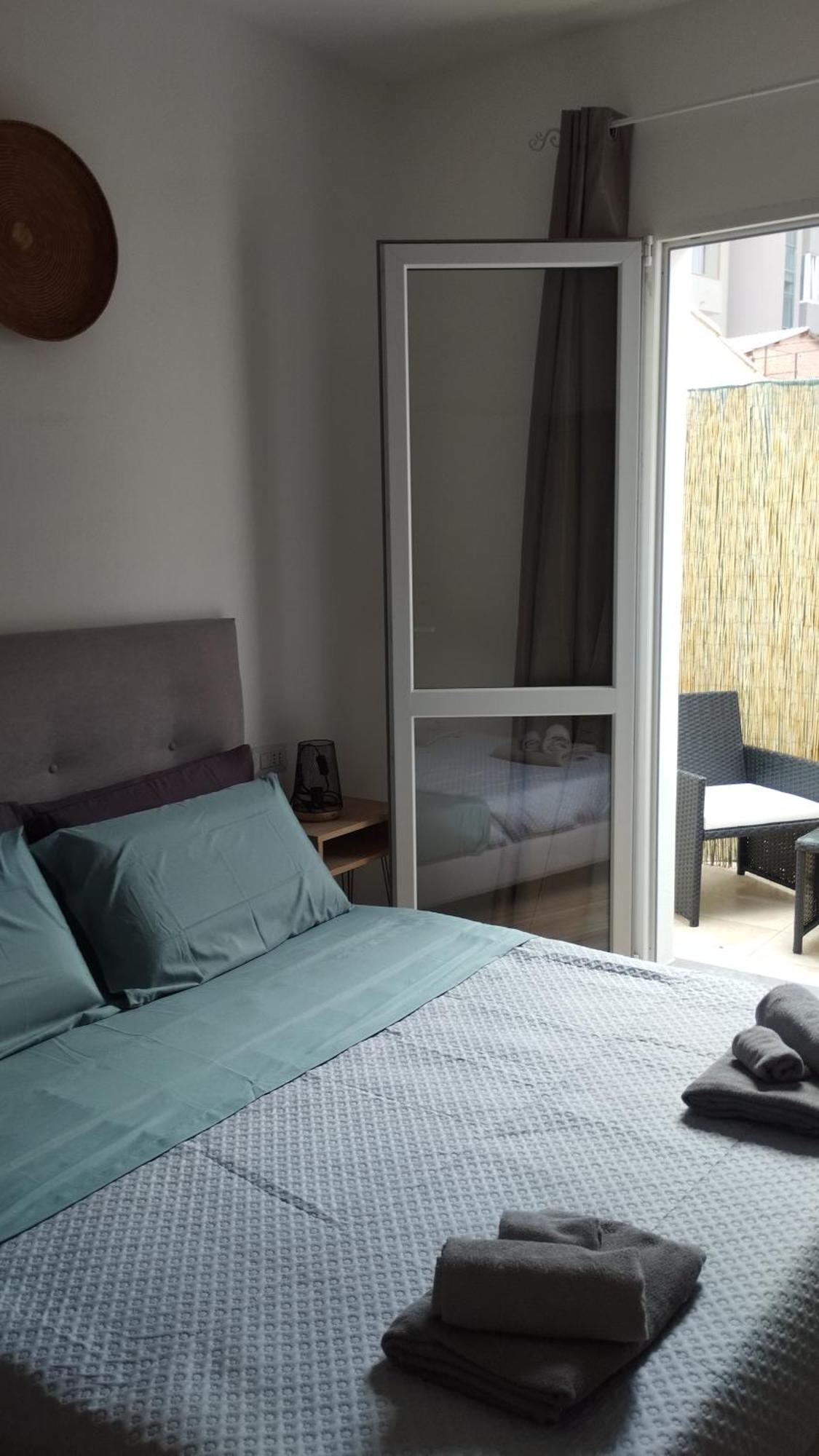 Niu Rooms Ористано Екстериор снимка