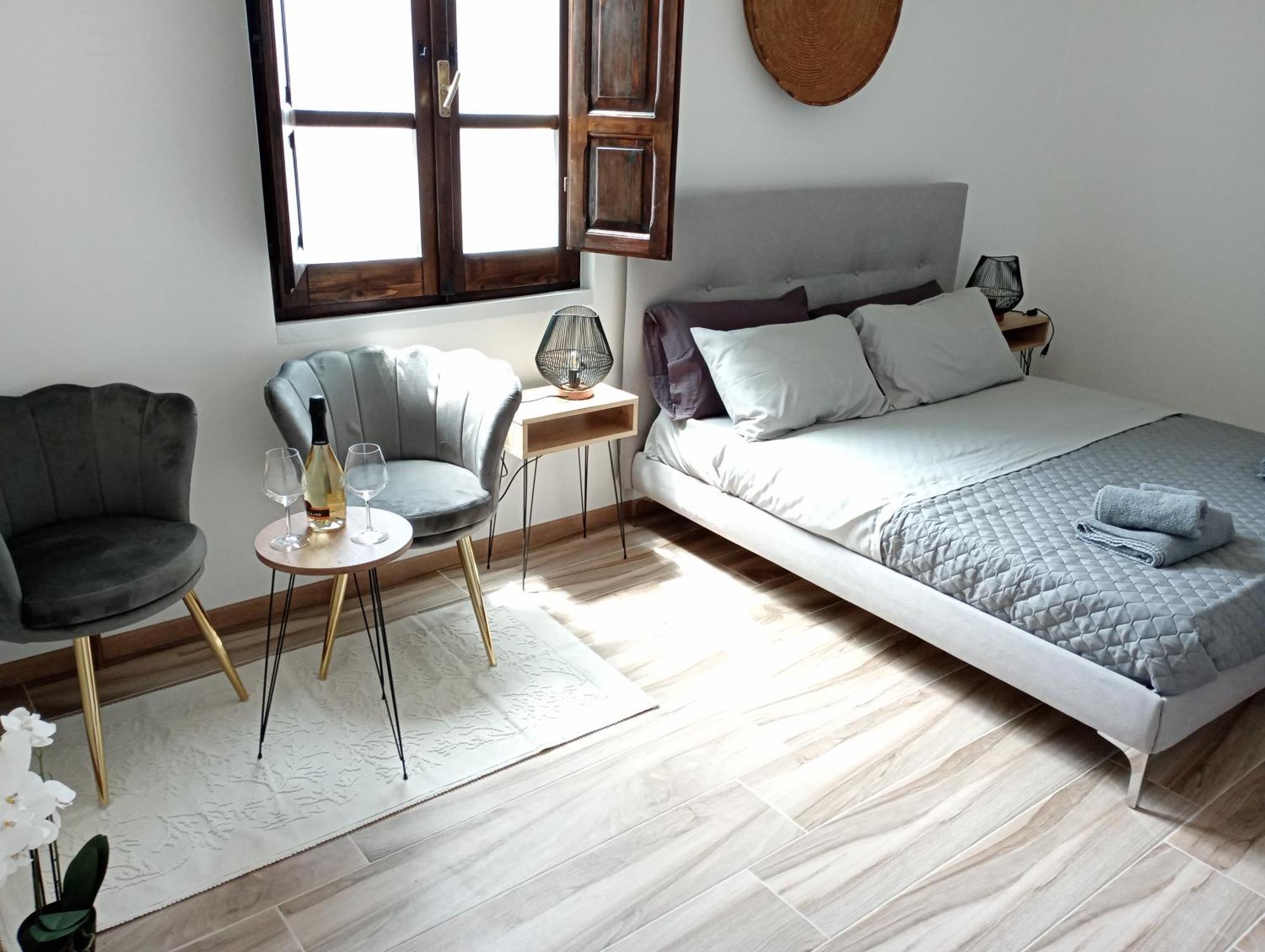 Niu Rooms Ористано Екстериор снимка