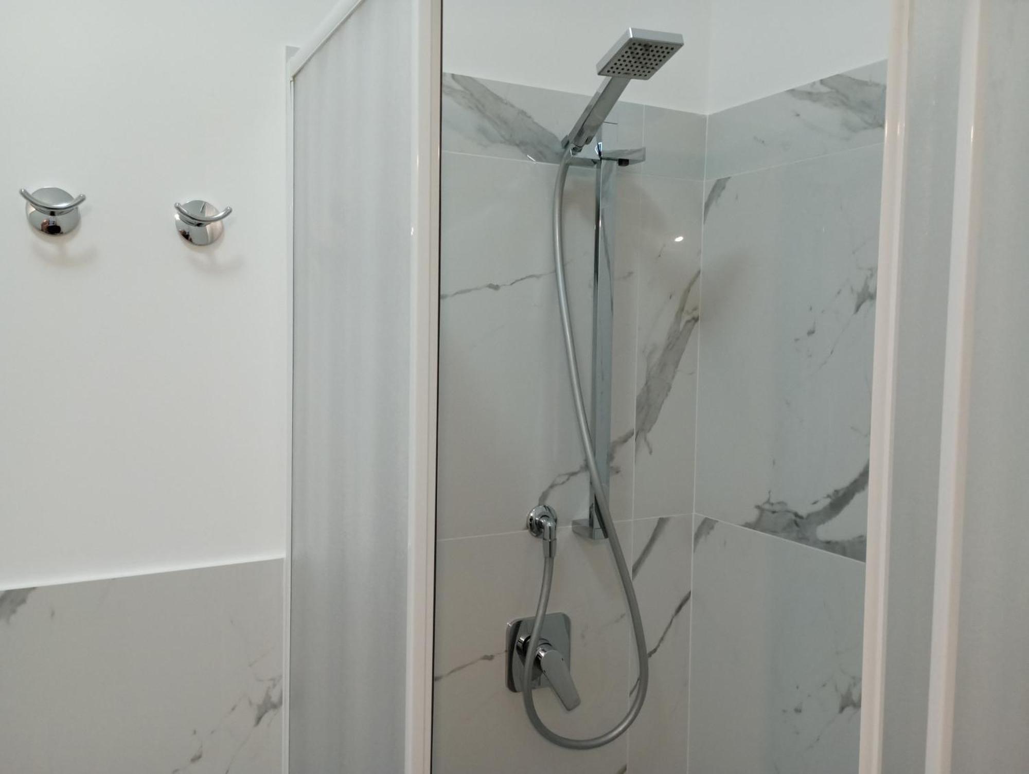 Niu Rooms Ористано Екстериор снимка